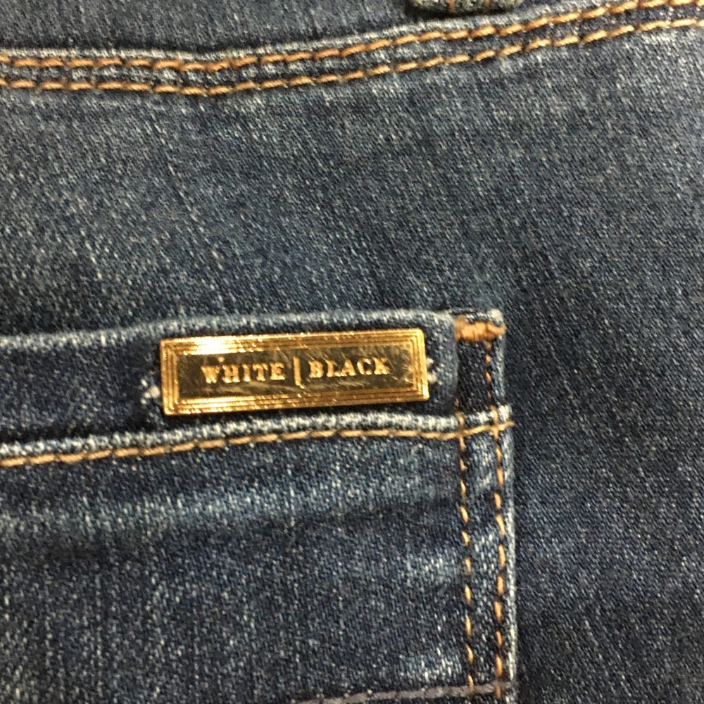 EUC White House Black Market Slim Leg Regular Distressed Fabric Jean - Picture 8 of 15